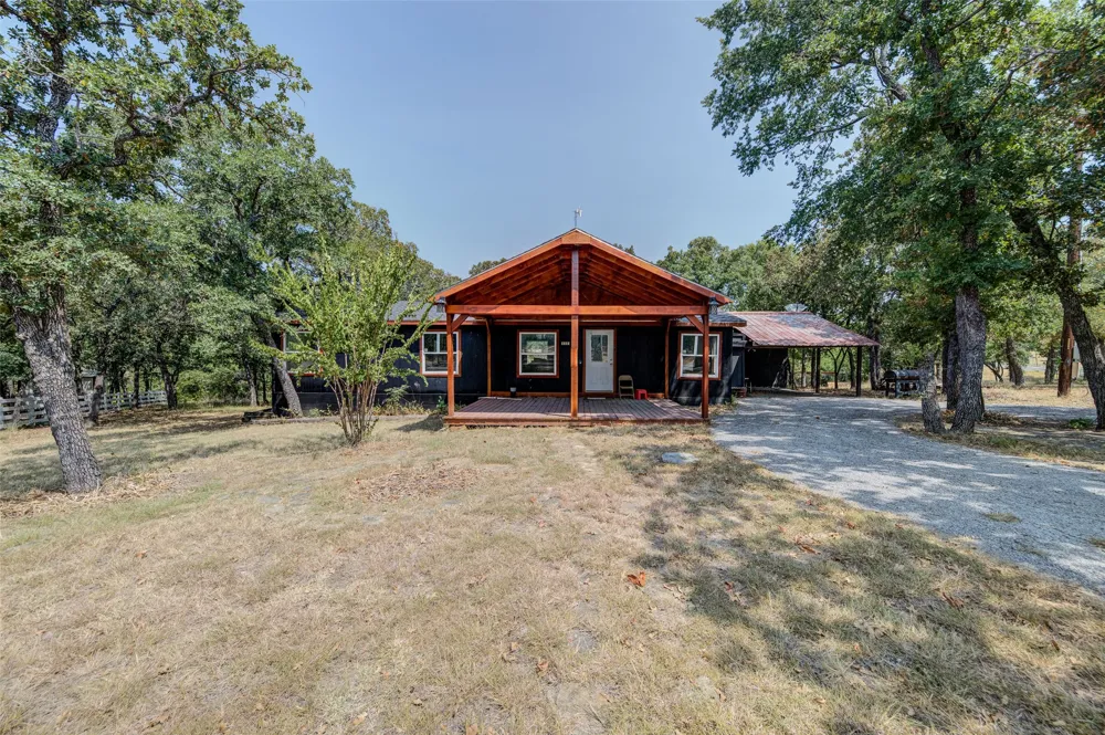 469 County Road 1743 Chico, TX 76431