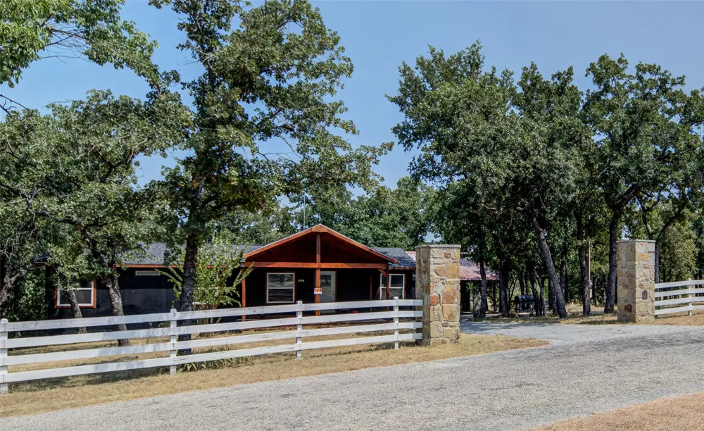 469 County Road 1743 Chico, TX 76431