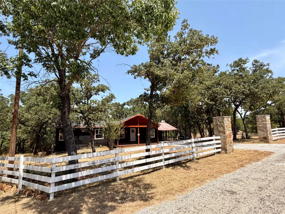 469 County Road 1743 Chico, TX 76431