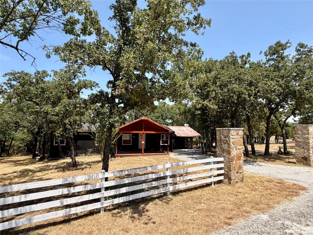 469 County Road 1743 Chico, TX 76431