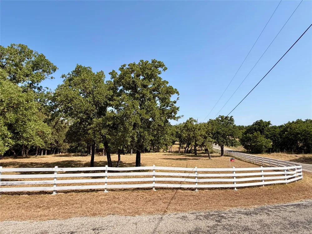 469 County Road 1743 Chico, TX 76431