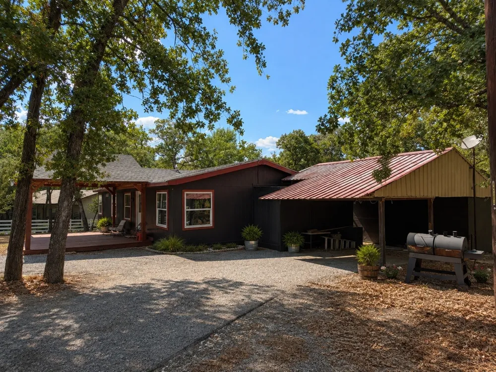 469 County Road 1743 Chico, TX 76431