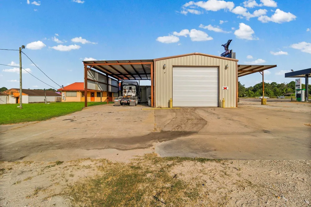 11940 Us Hwy 59 N Livingston, TX 77352