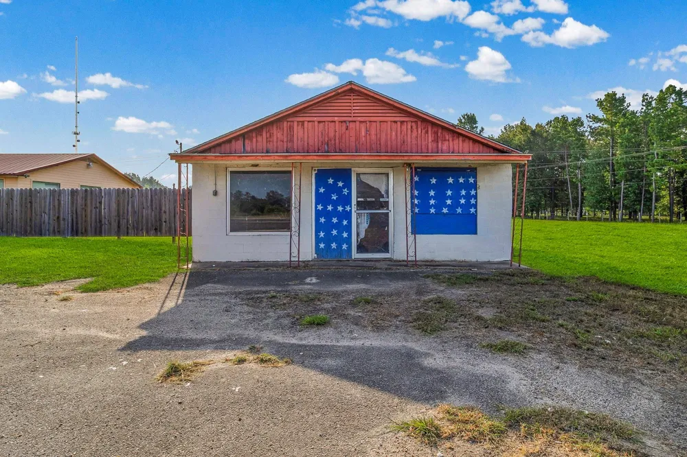 11940 Us Hwy 59 N Livingston, TX 77352