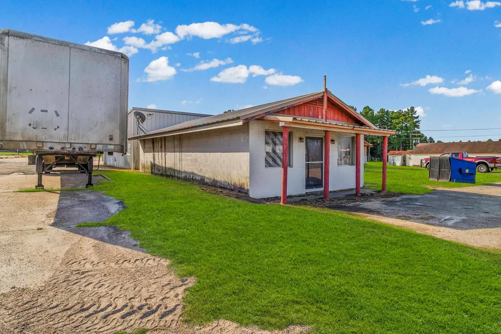 11940 Us Hwy 59 N Livingston, TX 77352