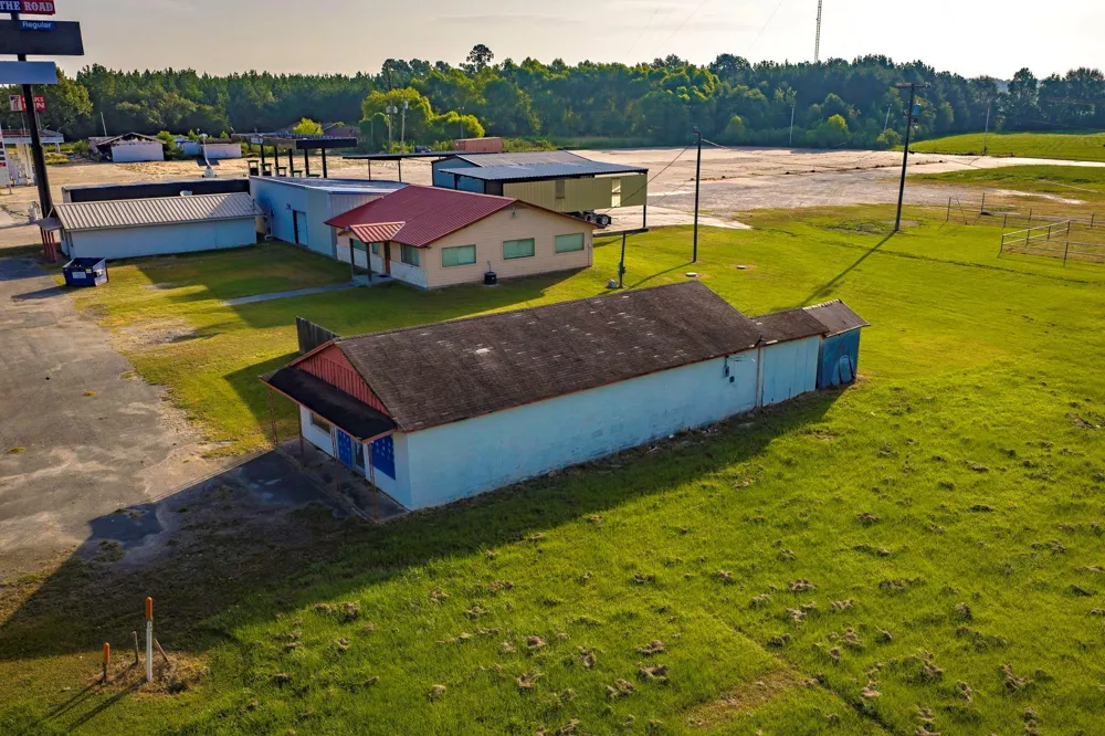 11940 Us Hwy 59 N Livingston, TX 77352