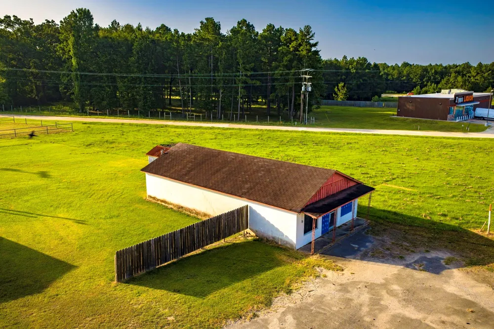 11940 Us Hwy 59 N Livingston, TX 77352