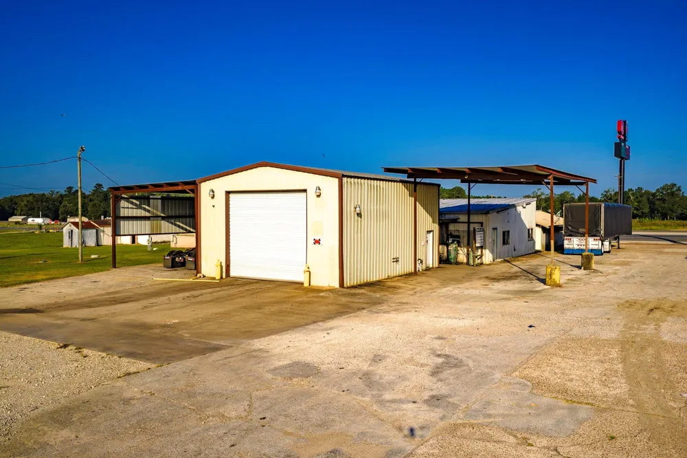 11940 Us Hwy 59 N Livingston, TX 77352