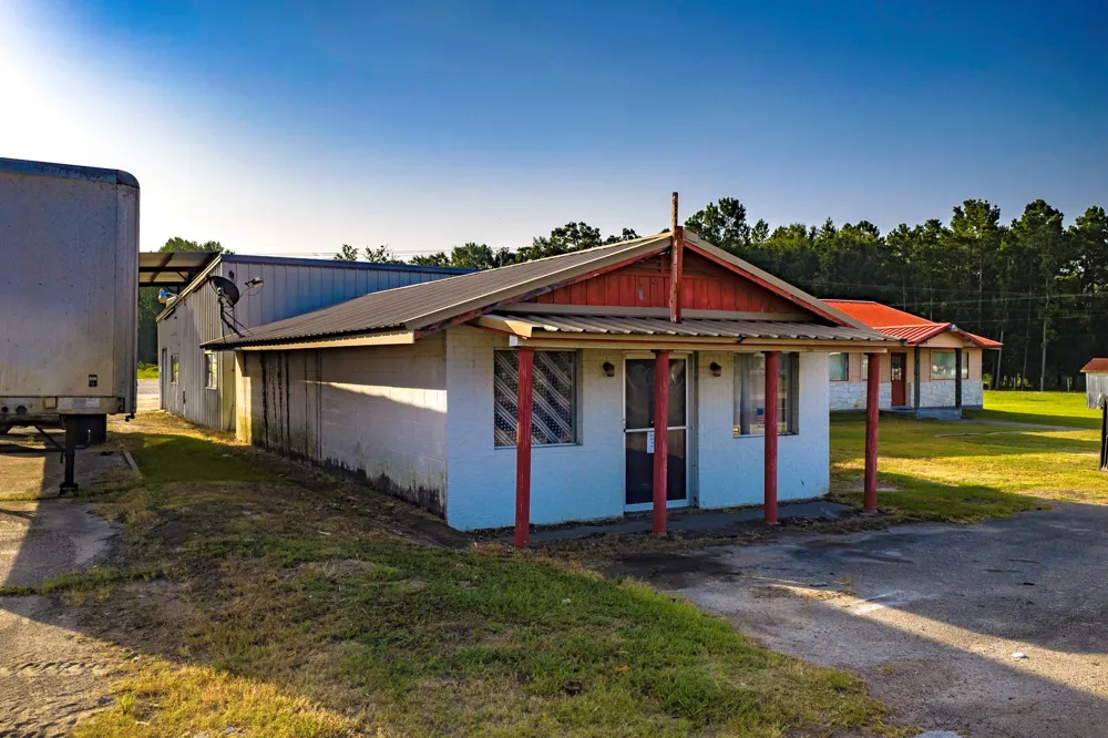 11940 Us Hwy 59 N Livingston, TX 77352