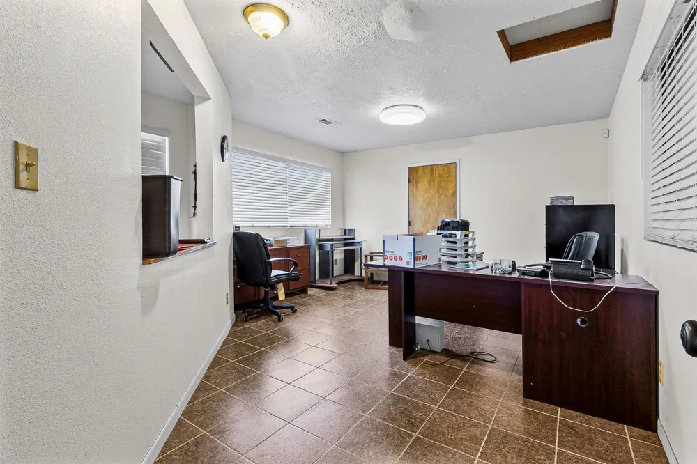 11940 Us Hwy 59 N Livingston, TX 77352