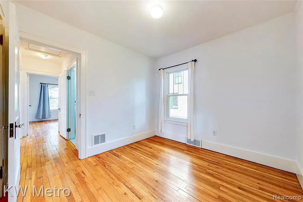 865 W Marshall Street Ferndale, MI 48220