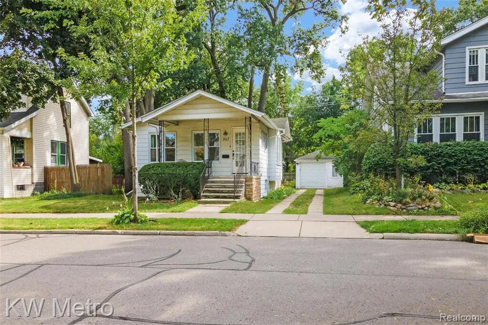 865 W Marshall Street Ferndale, MI 48220