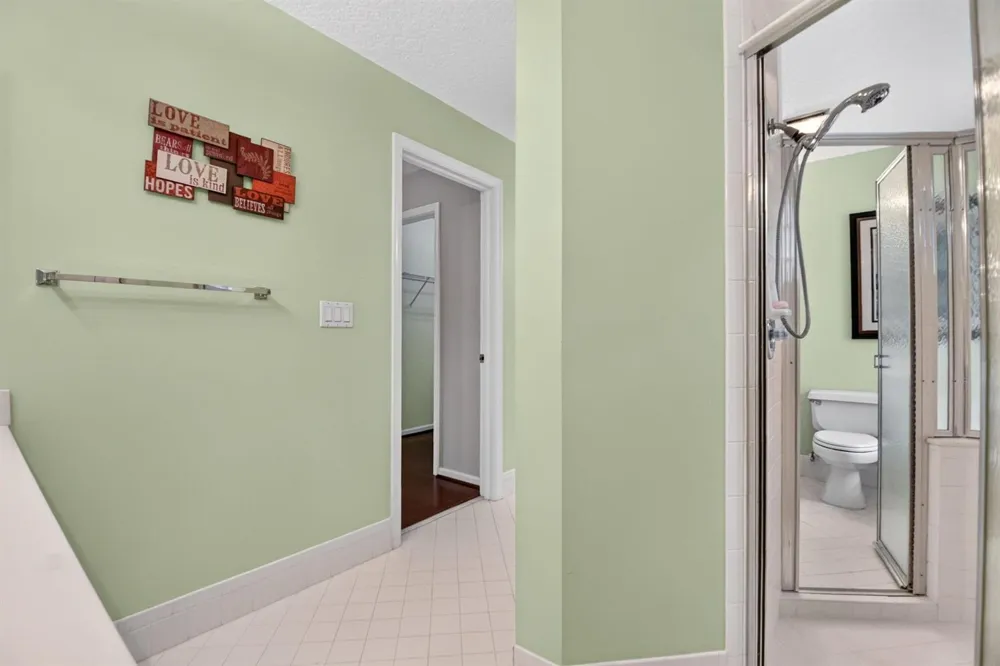 107 Harbor Lake Circle 