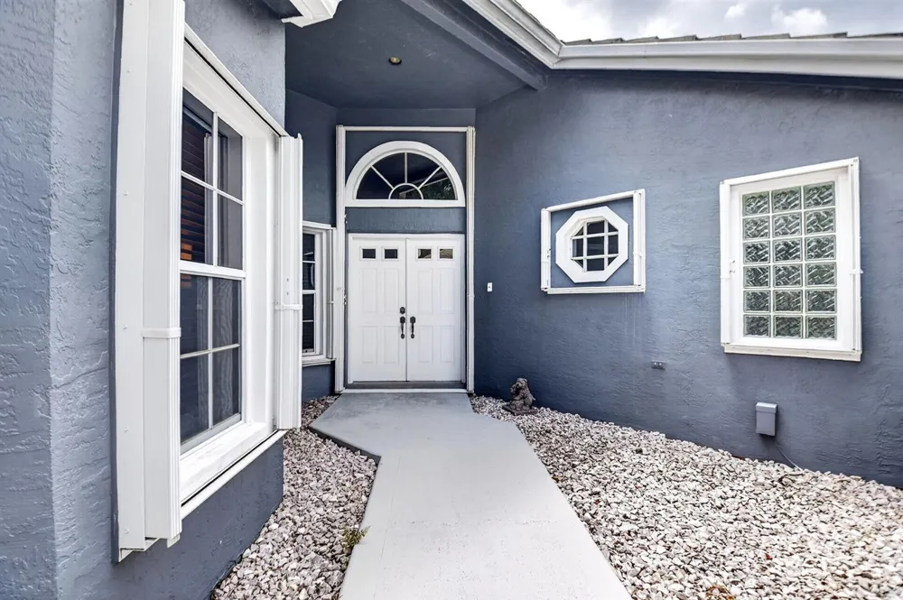 107 Harbor Lake Circle 