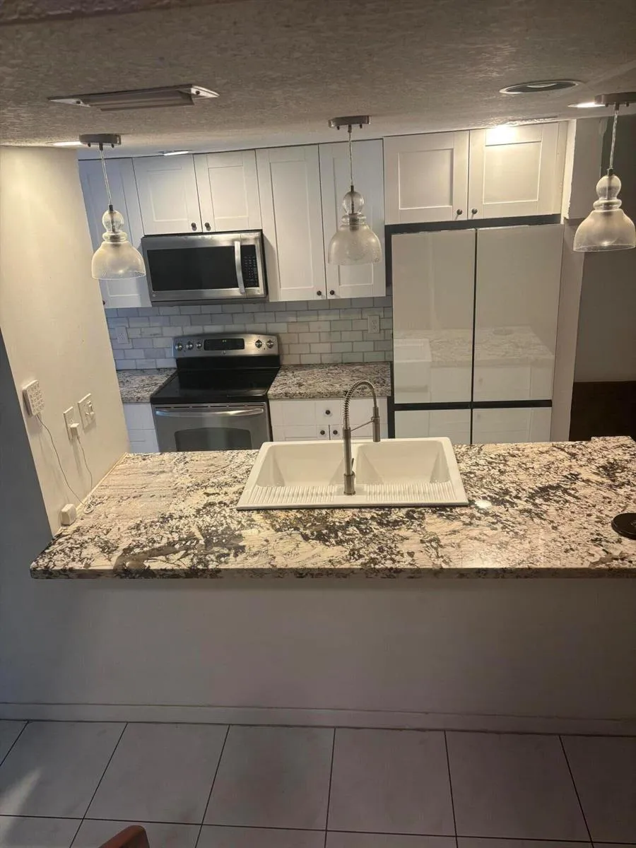 8240 NW 9TH STREET #3 Plantation, FL 33324