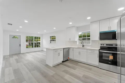 441 NW 2ND AVENUE