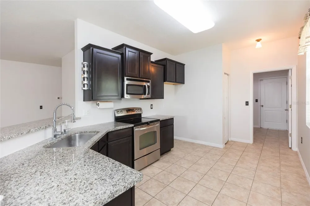 36108 LAGUNA HILLS CIRCLE Zephyrhills, FL 33541