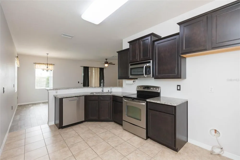 36108 LAGUNA HILLS CIRCLE Zephyrhills, FL 33541
