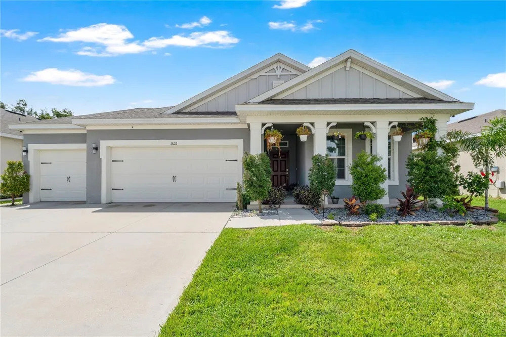 1621 PARK SIDE AVENUE Kissimmee, FL 34744
