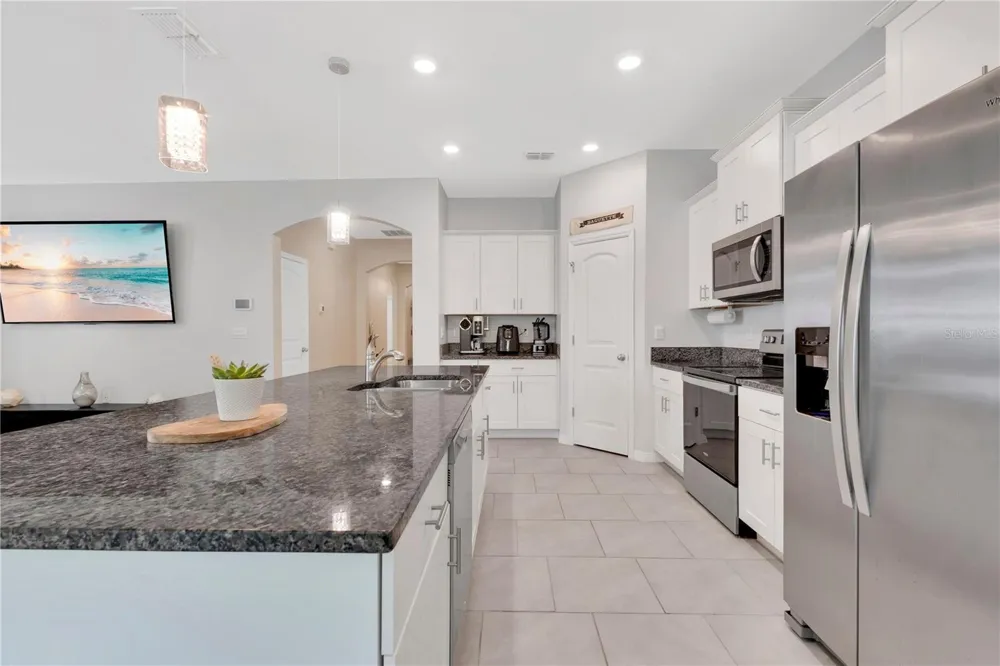 1621 PARK SIDE AVENUE Kissimmee, FL 34744
