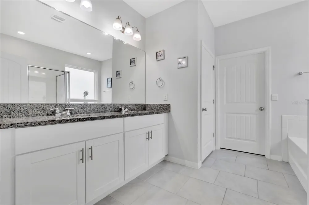 1621 PARK SIDE AVENUE Kissimmee, FL 34744