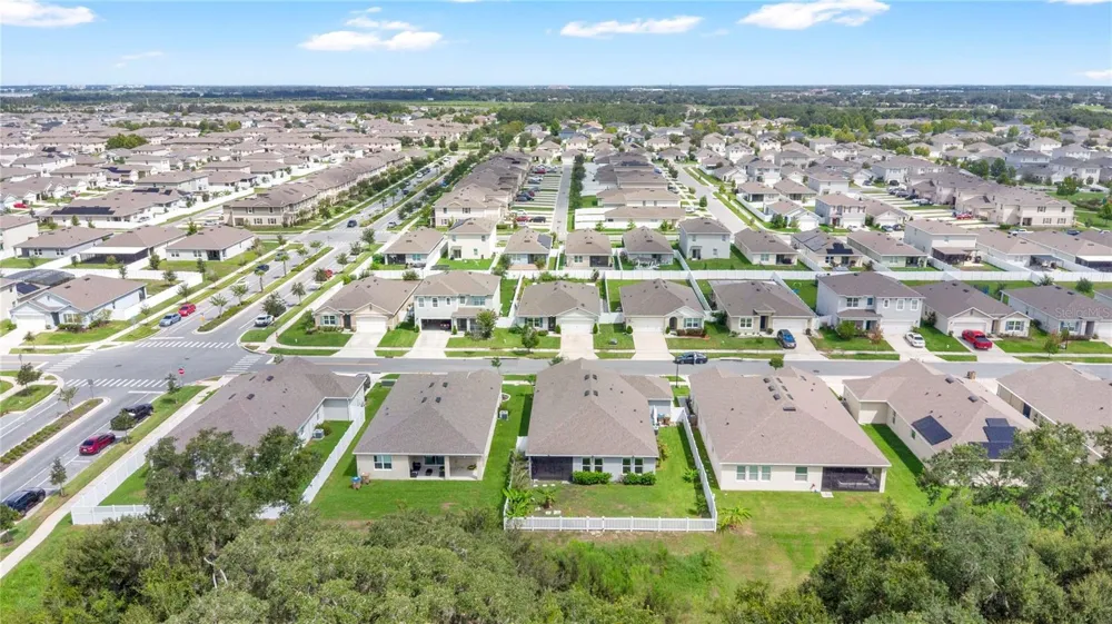 1621 PARK SIDE AVENUE Kissimmee, FL 34744