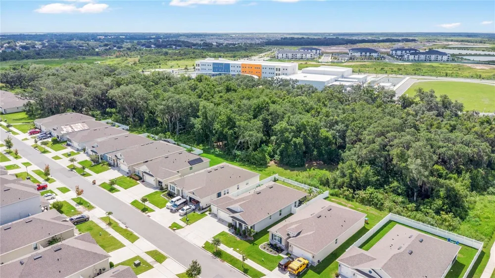1621 PARK SIDE AVENUE Kissimmee, FL 34744