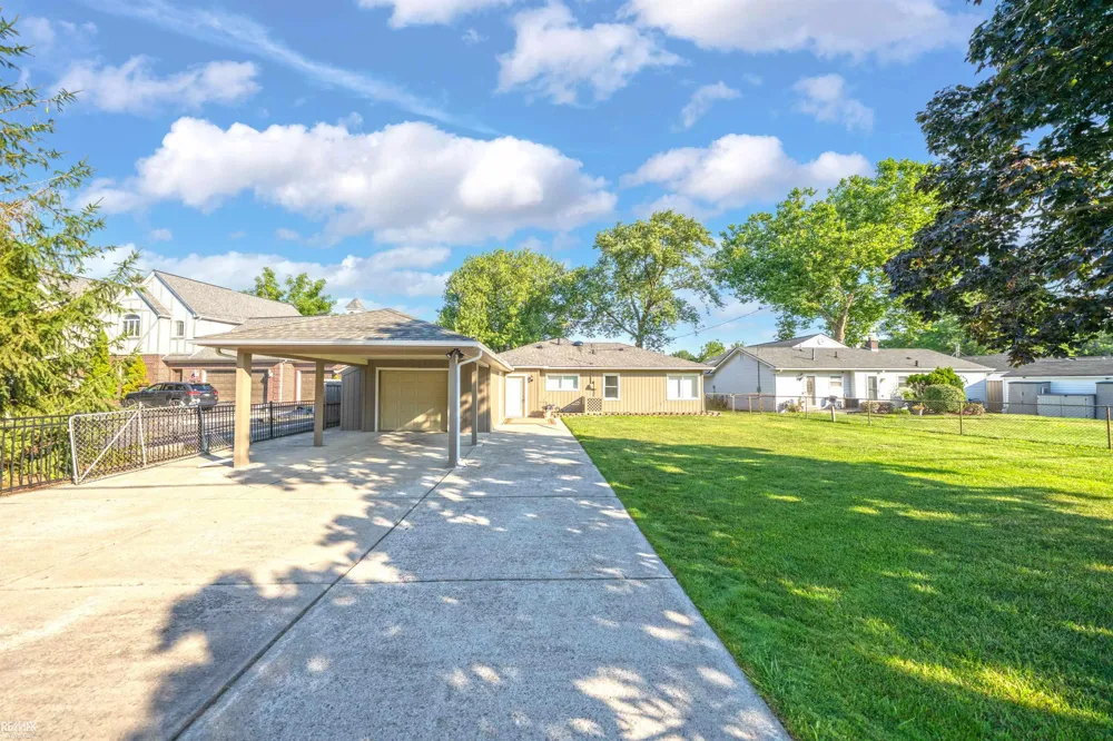 27401 S River Rd Road Harrison Charter Township, MI 48045