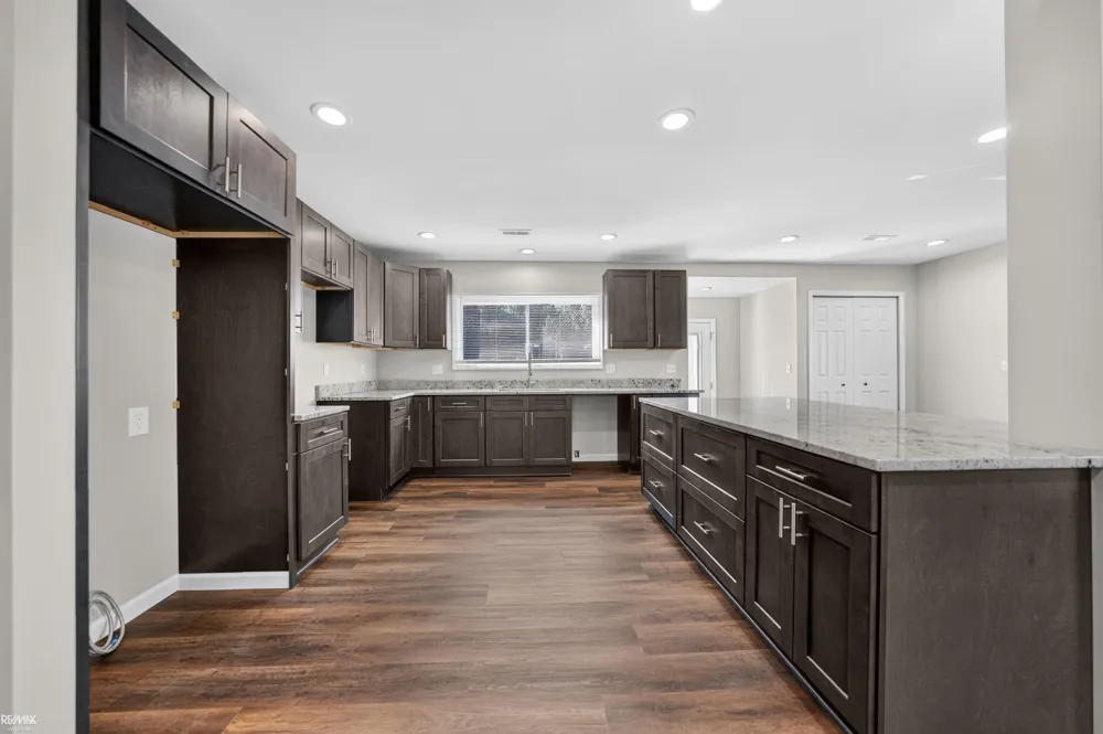 27401 S River Rd Road Harrison Charter Township, MI 48045