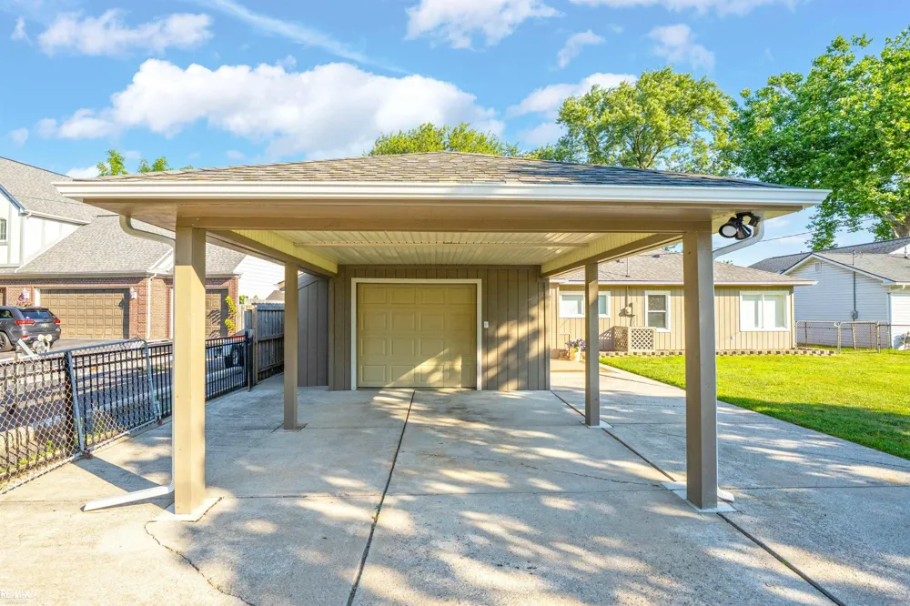 27401 S River Rd Road Harrison Charter Township, MI 48045