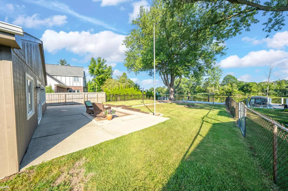 27401 S River Rd Road Harrison Charter Township, MI 48045