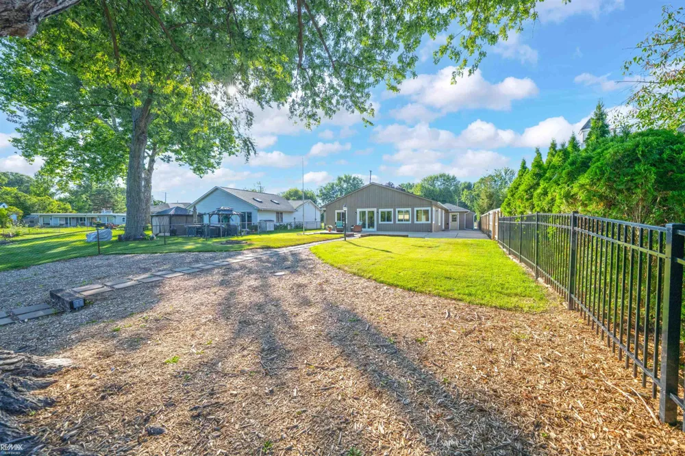 27401 S River Rd Road Harrison Charter Township, MI 48045