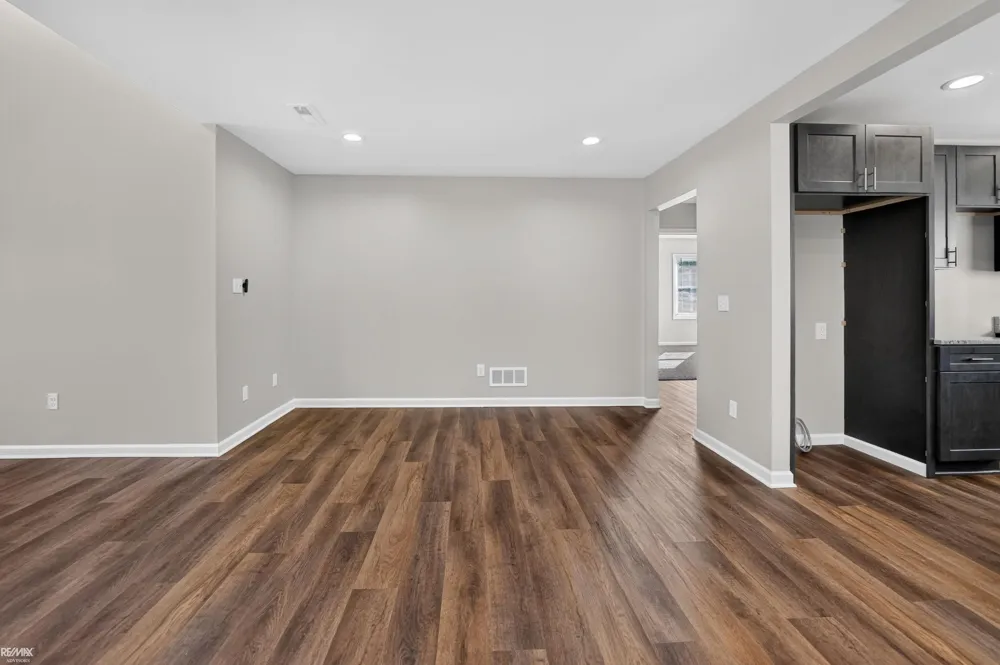 27401 S River Rd Road Harrison Charter Township, MI 48045