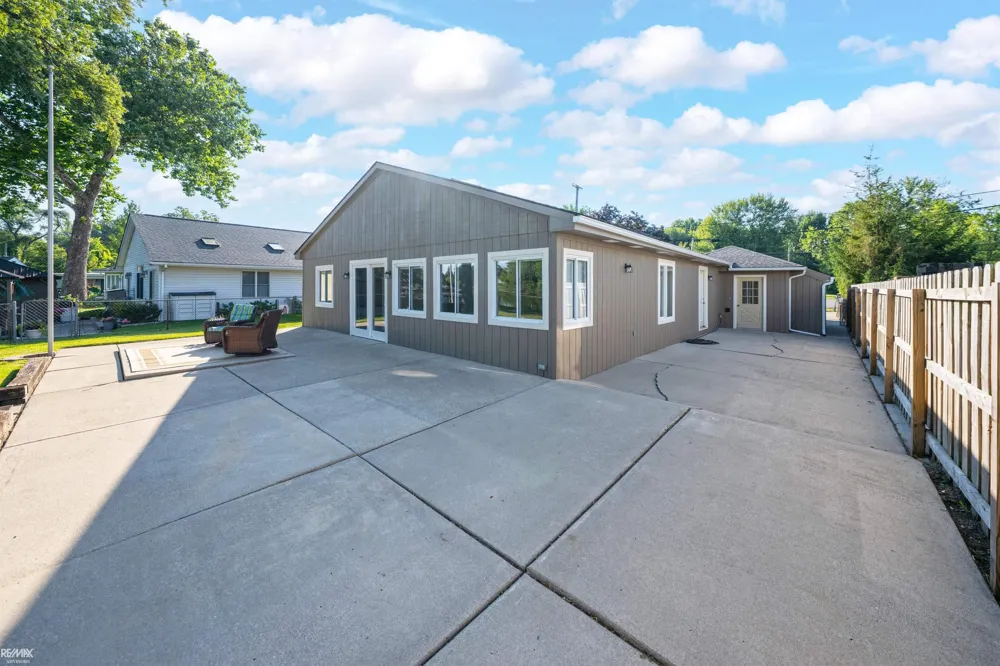 27401 S River Rd Road Harrison Charter Township, MI 48045