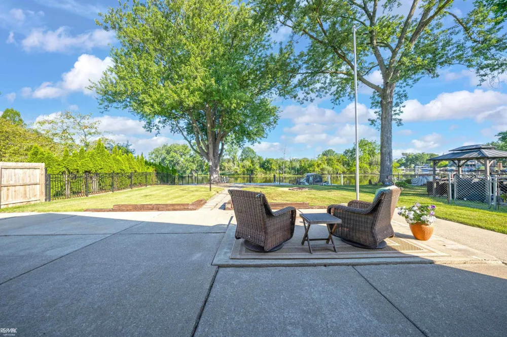 27401 S River Rd Road Harrison Charter Township, MI 48045