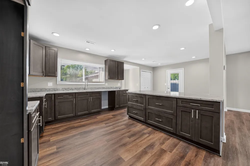 27401 S River Rd Road Harrison Charter Township, MI 48045