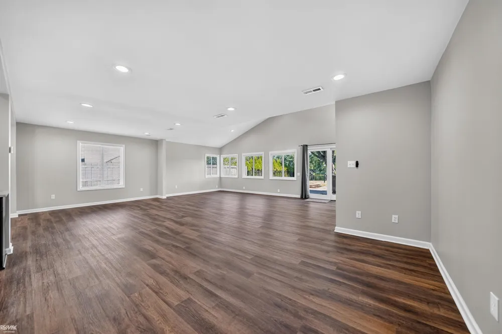 27401 S River Rd Road Harrison Charter Township, MI 48045