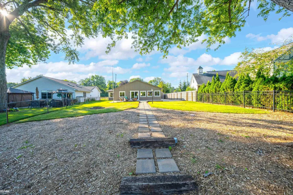 27401 S River Rd Road Harrison Charter Township, MI 48045