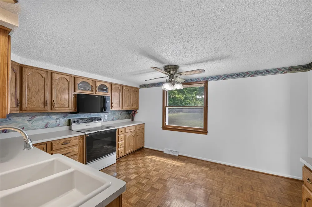 6162 Sandy Lane Burton City, MI 48519