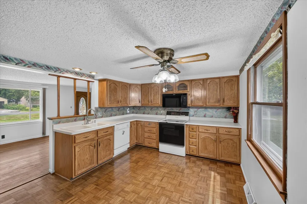 6162 Sandy Lane Burton City, MI 48519