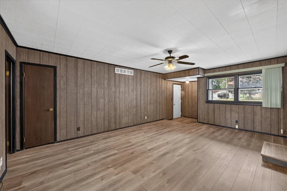 6162 Sandy Lane Burton City, MI 48519