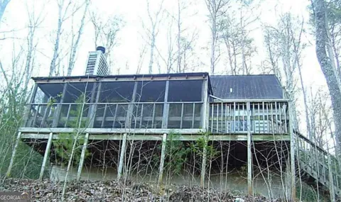 209 Ashley LN