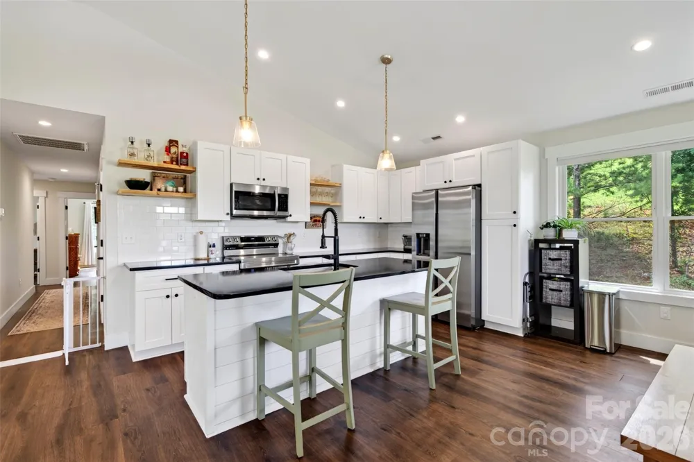 932 Morlin Acres Drive Marshall, NC 28753