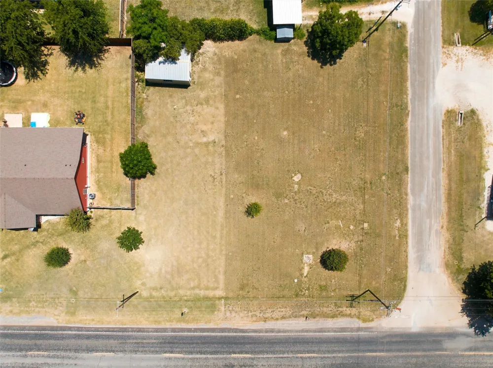 E 5th Street Crawford, TX 76638