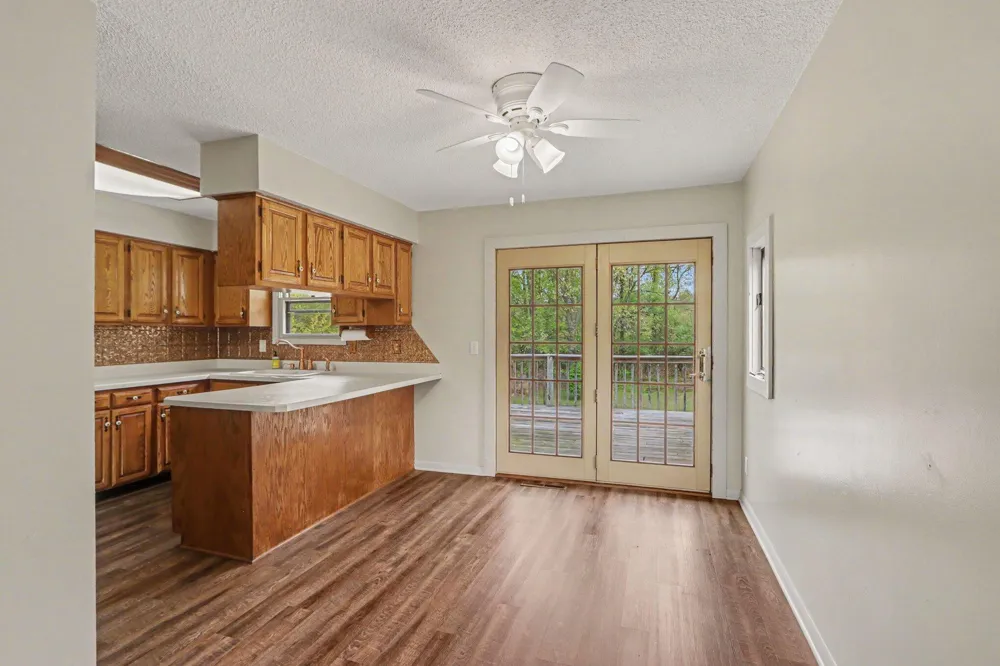 16711 CD AVENUE E Augusta, MI 49012