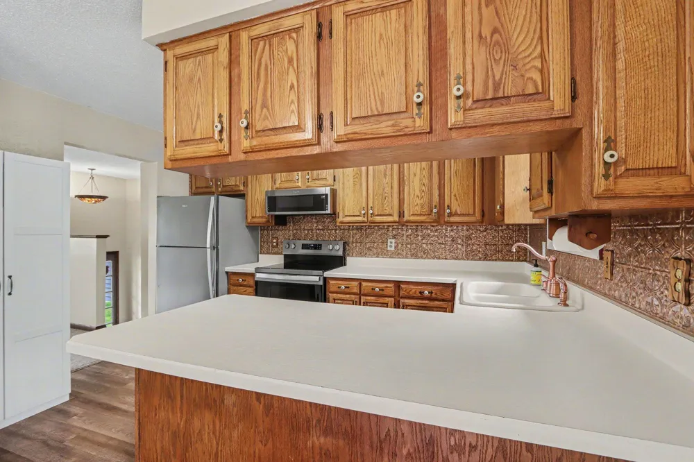 16711 CD AVENUE E Augusta, MI 49012