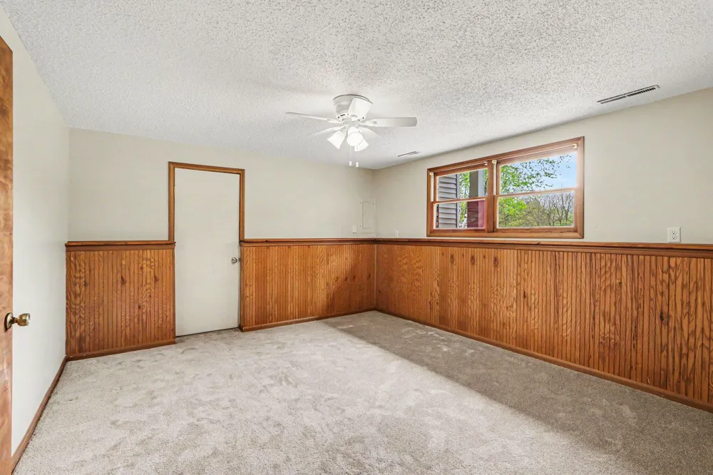 16711 CD AVENUE E Augusta, MI 49012