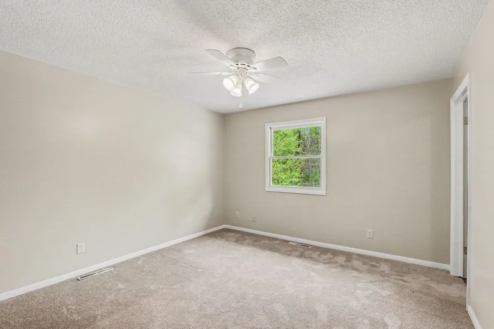 16711 CD AVENUE E Augusta, MI 49012