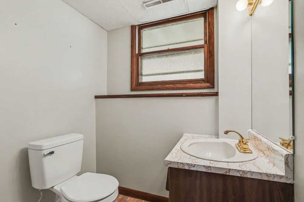 16711 CD AVENUE E Augusta, MI 49012