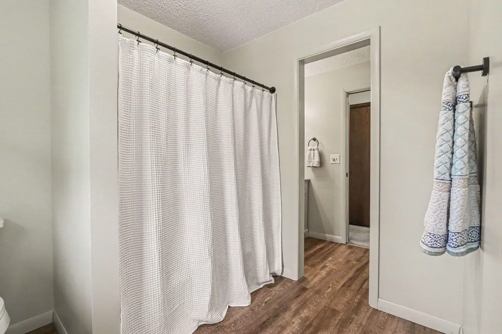 16711 CD AVENUE E Augusta, MI 49012